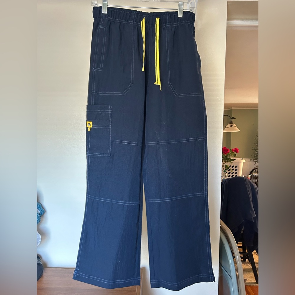 *Never worn* Wink brand navy scrubs medium petite